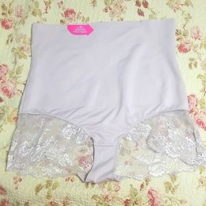 NWT Maidenform High Waist Lacy Shaping Brief